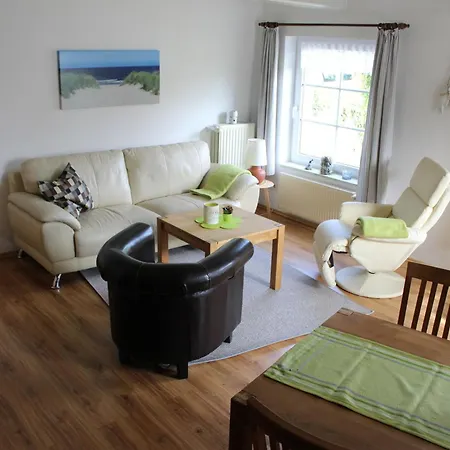 Up Hoecht Holiday home Osteel